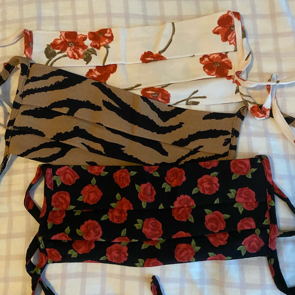 Reformation Mask (RARE!) ~only the red/black one~